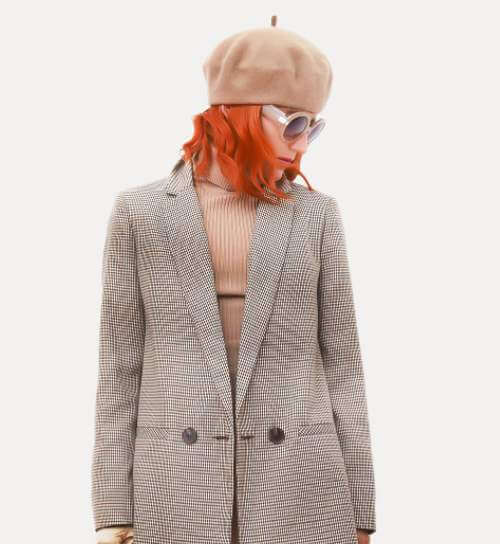 Modischer Blazer mit Kapuze
